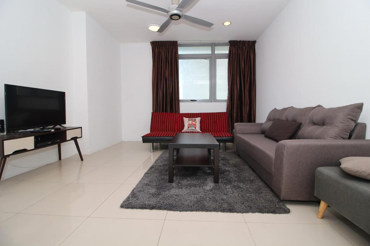 Oyo Home 770 Elite 2Br Taragon Puteri Kuala Lumpur Exterior foto